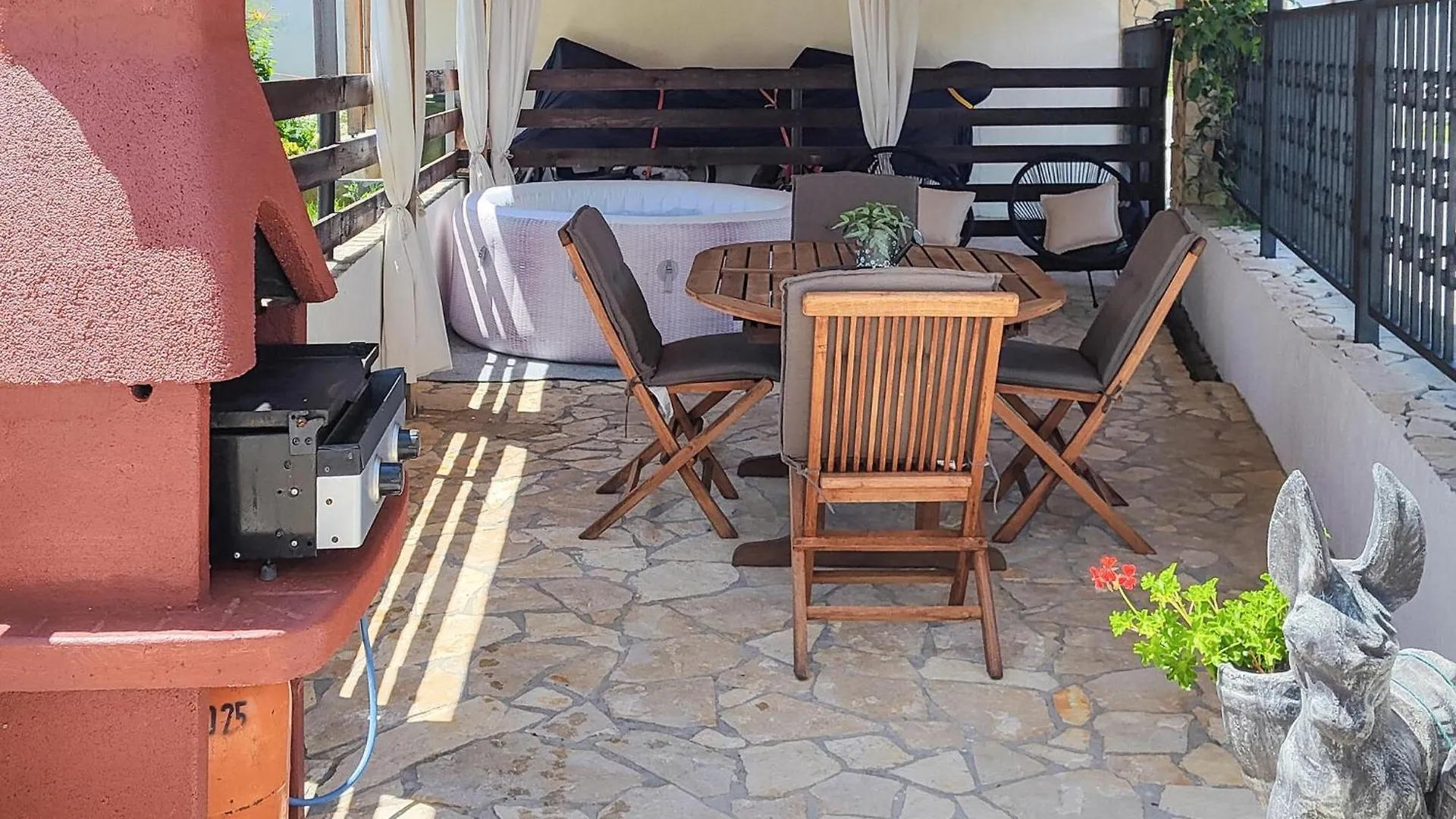 2 Bedroom Lovely Home In Novi Vinodolski 0*,