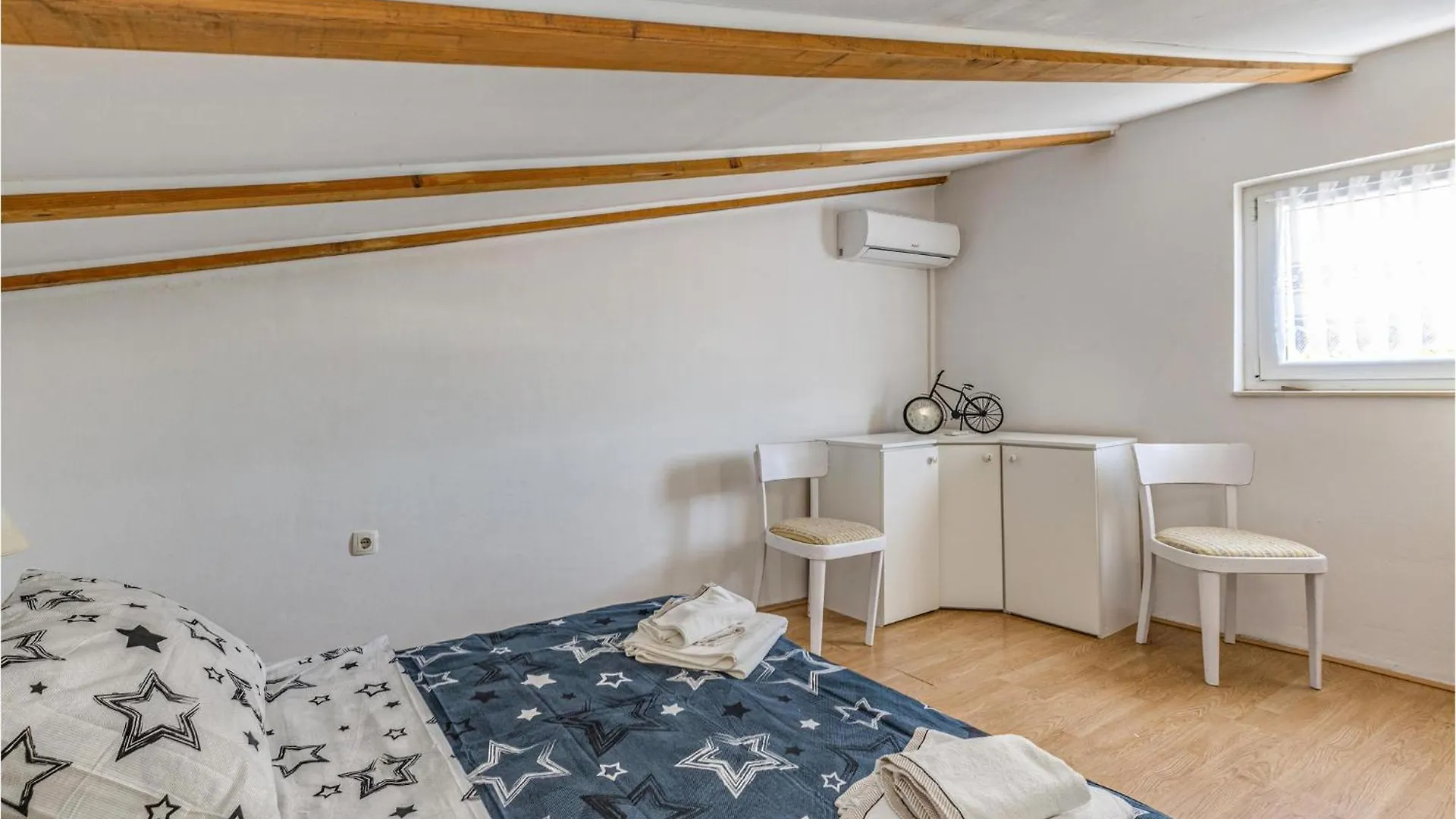 2 Bedroom Lovely Home In Novi Vinodolski