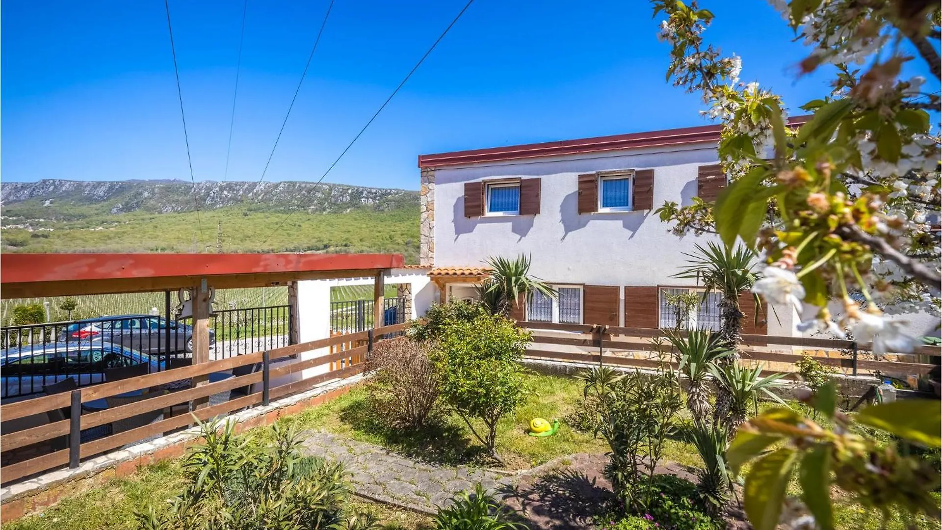 2 Bedroom Lovely Home In Novi Vinodolski 0*,